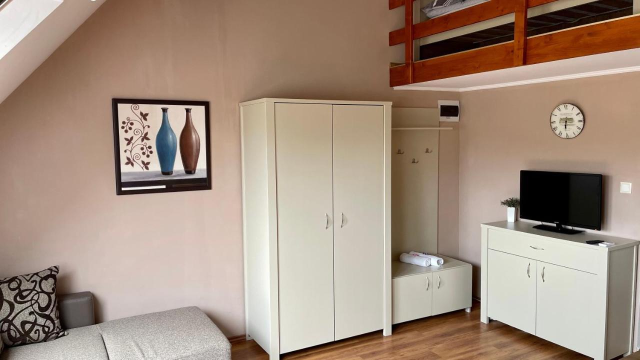 Gyula Var Premium Apartman エクステリア 写真