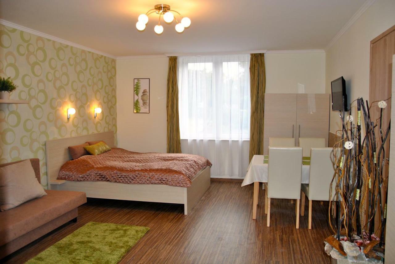 Gyula Var Premium Apartman エクステリア 写真