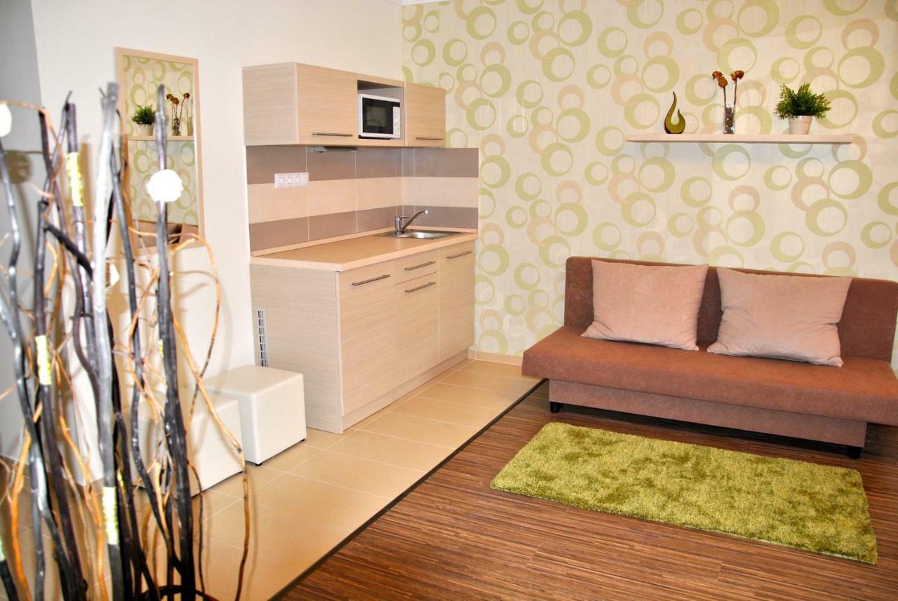 Gyula Var Premium Apartman エクステリア 写真